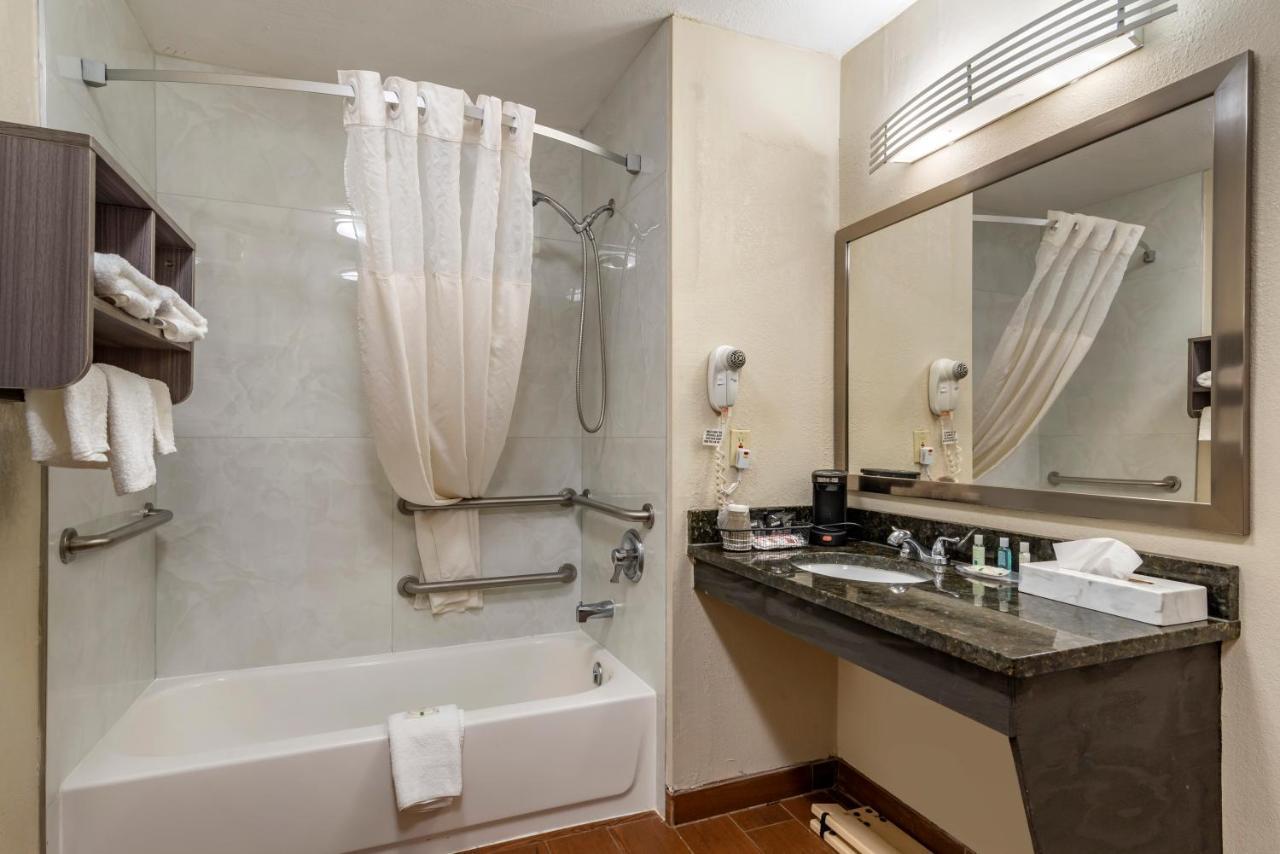 Quality I-20 Inn 2*